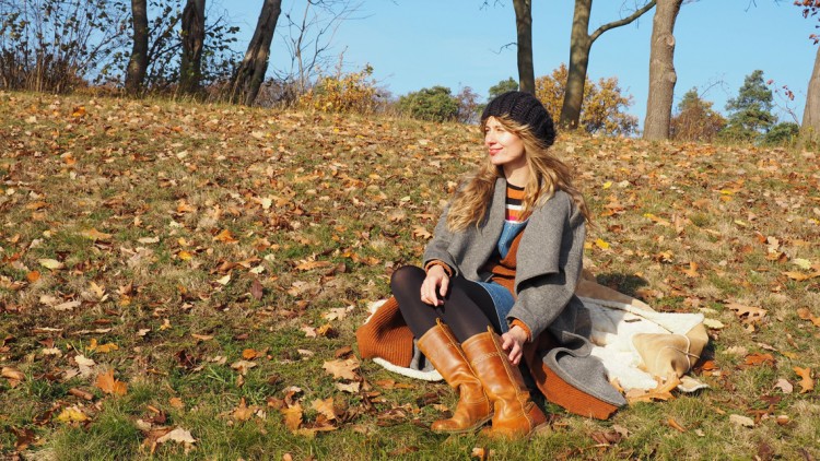 Permalink to Outfit: Layering mit Jeanskleid und Longweste Outfit: Layering mit Jeanskleid und Longweste